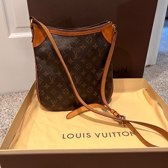 Louis Vuitton Monogram Odeon PM - Picture 4 of 7